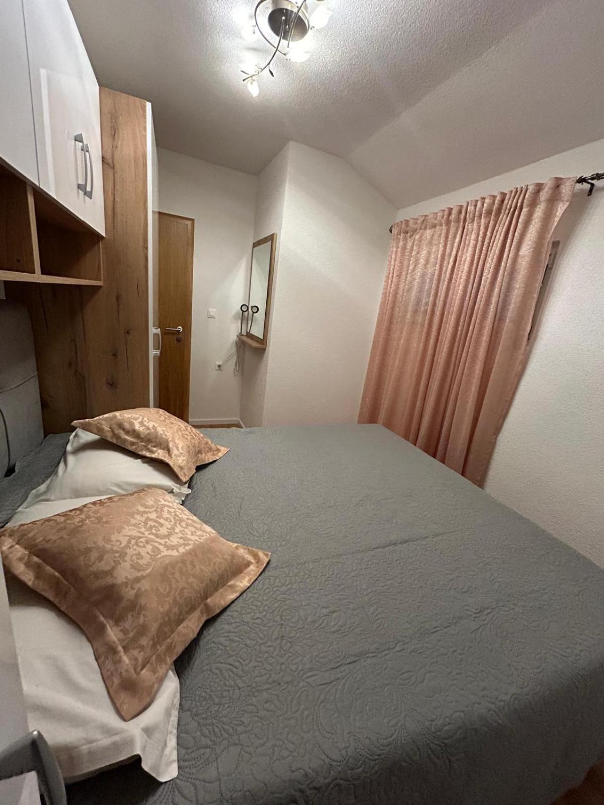 Apartment Lovre Topic Baška Voda Dış mekan fotoğraf