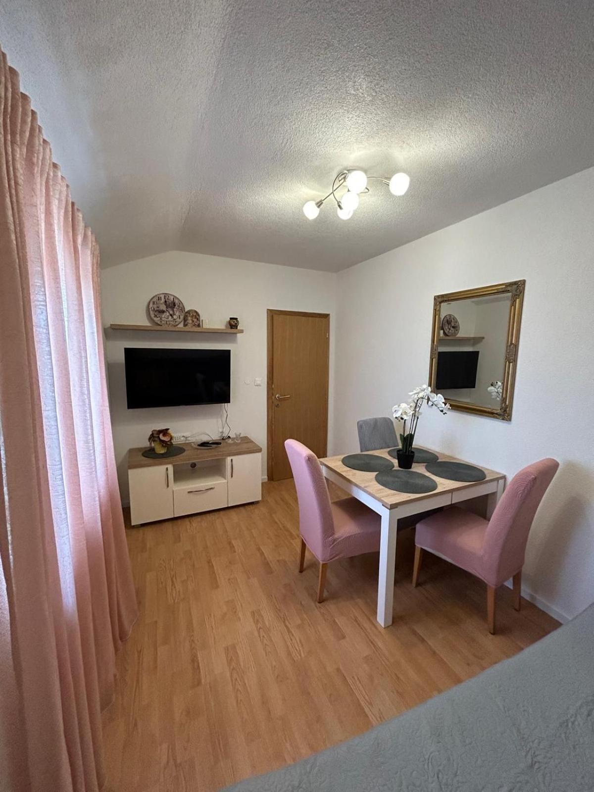 Apartment Lovre Topic Baška Voda Dış mekan fotoğraf