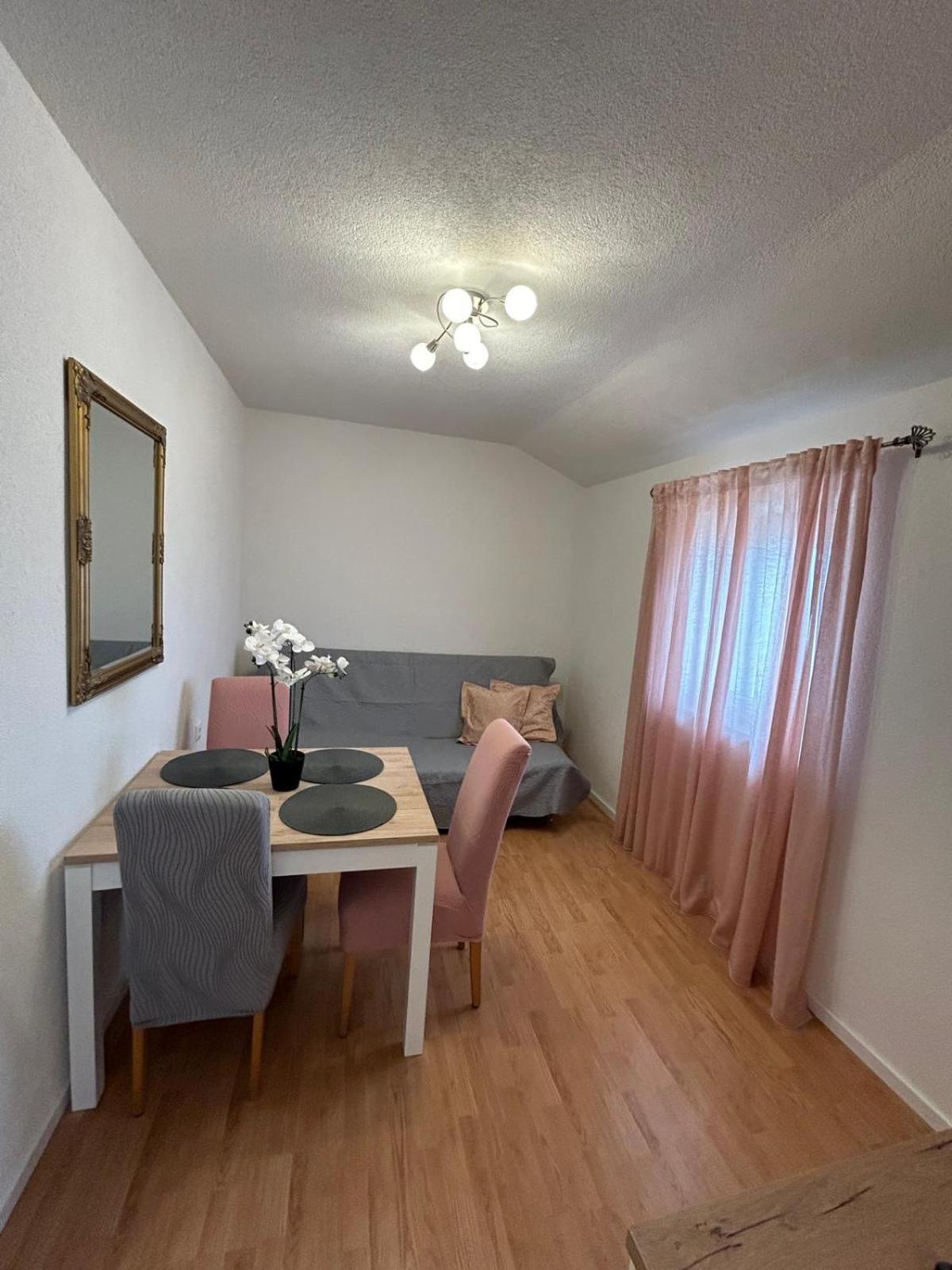 Apartment Lovre Topic Baška Voda Dış mekan fotoğraf