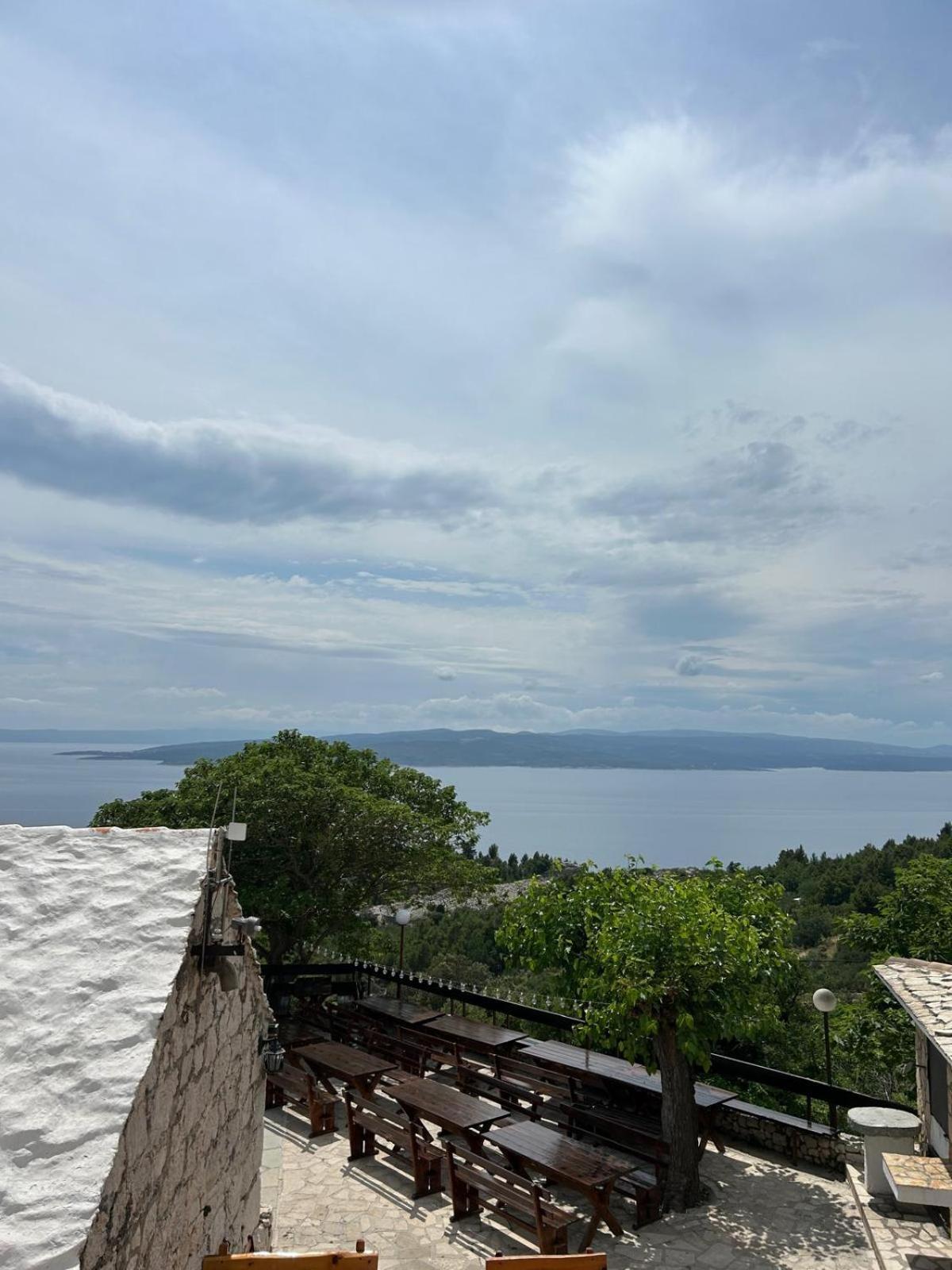 Apartment Lovre Topic Baška Voda Dış mekan fotoğraf